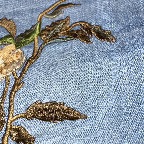 New York & Co SOHO Boyfriend Floral Embroidered Jeans Distressed Size 0 - Picture 5 of 11